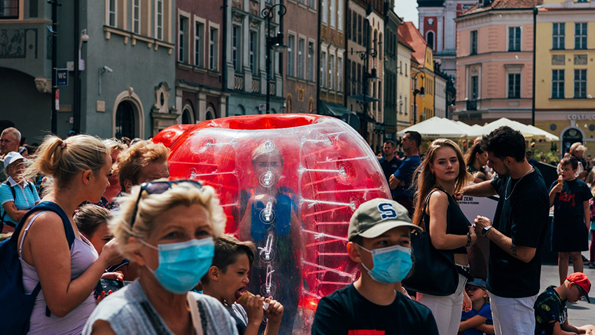 zdjęcia z filmiku Głupio się nie szczepić